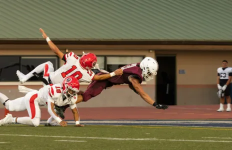 Coppa scores three touchdowns as Baldwin tops Lahainaluna